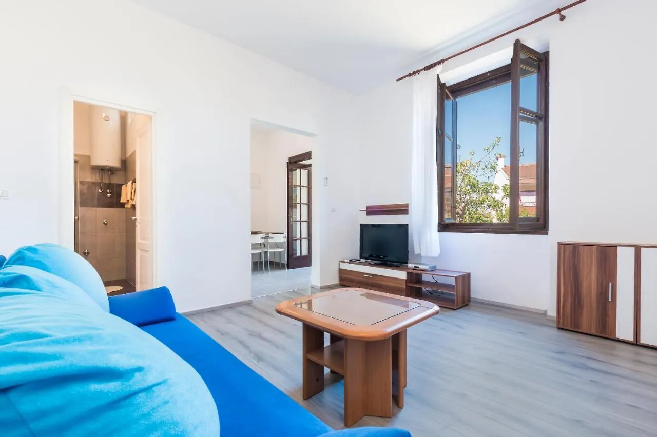 Apartmani Elio Póla 0*,  Horvátország