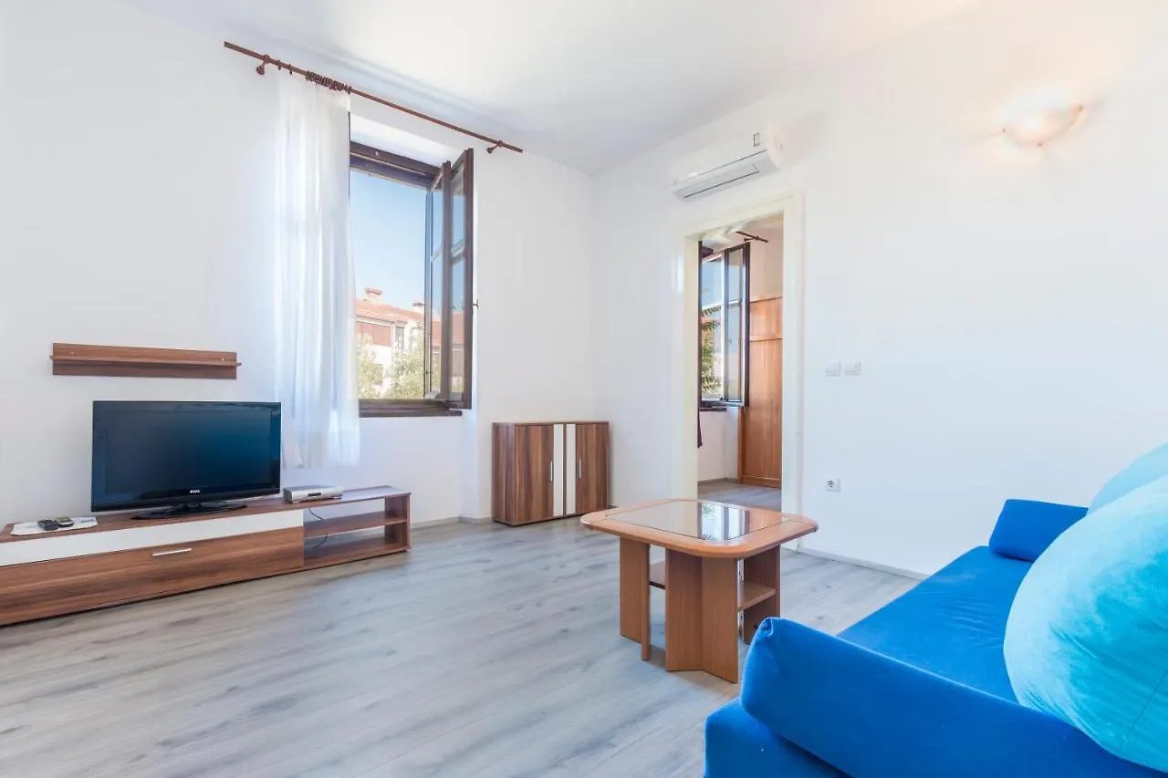 Apartmani Elio Pula 0*,  Croatia